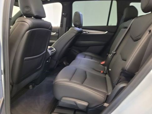 Certified 2024 Cadillac XT6 Luxury image 8