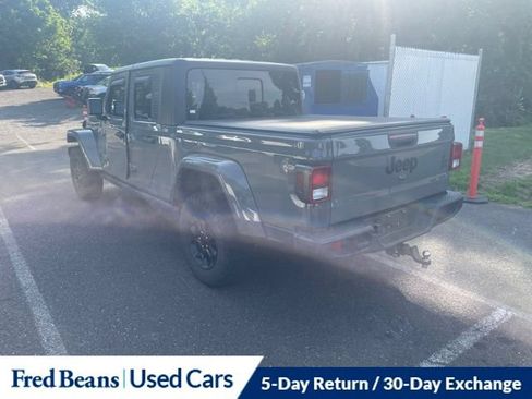 Used 2023 Jeep Gladiator Sport AWD/4WD image 6