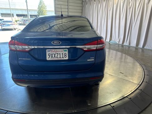 Used 2018 Ford Fusion SE w/ Fusion SE Technology Package FWD image 6