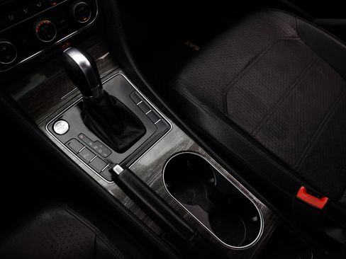 Used 2018 Volkswagen Passat 2.0T SE image 39