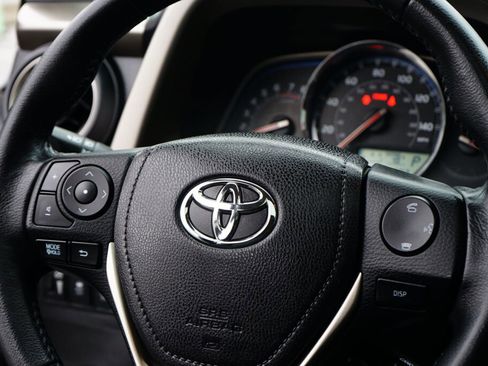 Used 2014 Toyota RAV4 Limited w/ Technology Package image 20