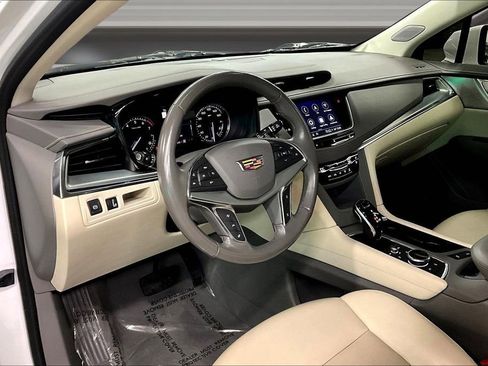 Used 2021 Cadillac XT5 Premium Luxury w/ LPO, Floor Liner Package AWD/4WD image 17