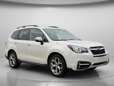 Used 2018 Subaru Forester 2.5i Touring AWD/4WD image 8