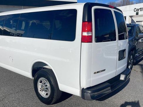 Used 2025 Chevrolet Express 3500 LT w/ LT Preferred Equipment Group RWD image 3