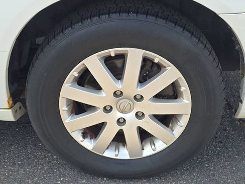 Used 2013 Chrysler Town & Country Touring FWD image 36
