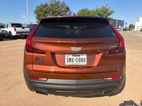 Used 2019 Cadillac XT4 Luxury w/ Cold Weather Package FWD image 5