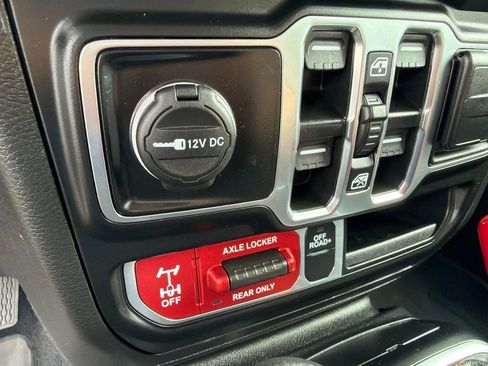 Used 2023 Jeep Gladiator Mojave w/ LED Lighting Group AWD/4WD image 38