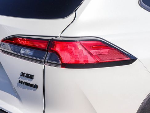 Used 2023 Toyota Corolla Cross AWD Hybrid image 8
