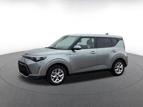 Used 2025 Kia Soul LX w/ LX Technology Package image 8