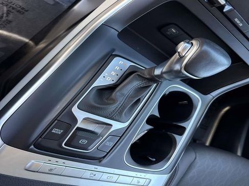 Used 2024 Kia Carnival LX image 24