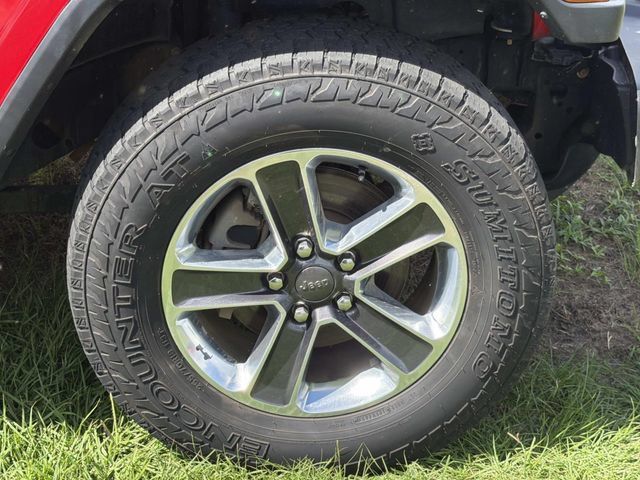 Used 2019 Jeep Wrangler Unlimited Sahara AWD/4WD image 9