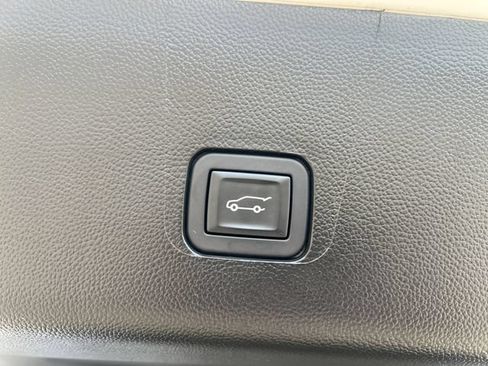 Certified 2023 Chevrolet Traverse LT AWD/4WD image 20