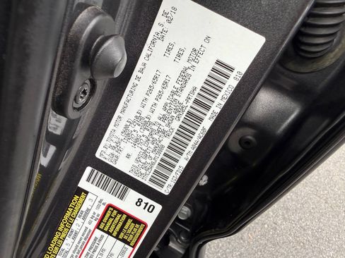 Used 2018 Toyota Tacoma TRD Sport AWD/4WD image 28