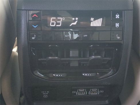 Used 2024 Jeep Grand Cherokee L Limited image 21