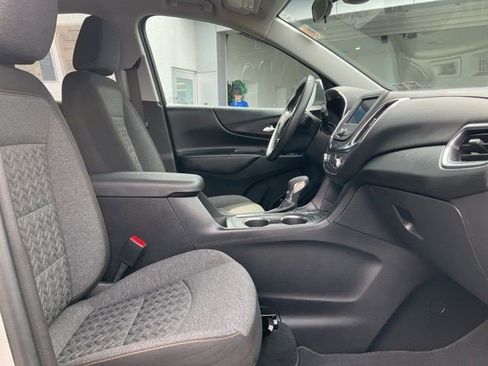 Used 2022 Chevrolet Equinox LT image 18