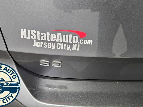 Used 2022 Volkswagen Taos SE FWD image 32