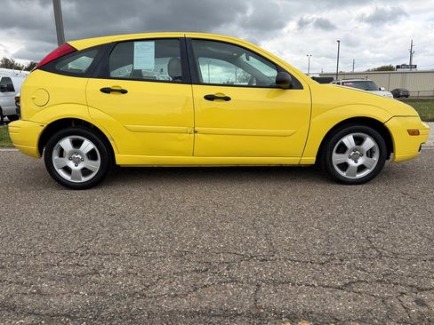 Used 2005 Ford Focus SES FWD image 19
