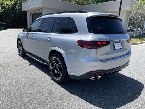 Used 2024 Mercedes-Benz GLS 450 4MATIC image 3