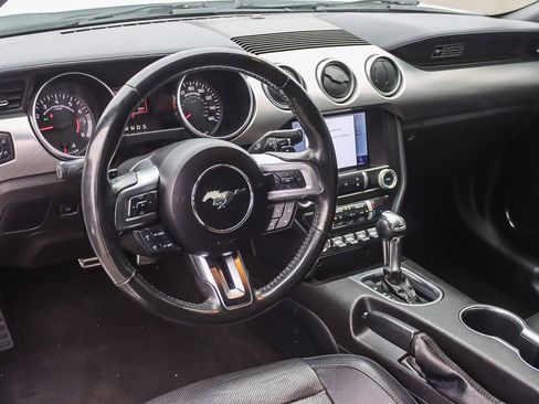 Used 2020 Ford Mustang Premium image 17