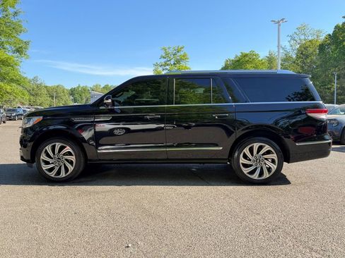 Certified 2024 Lincoln Navigator L Reserve AWD/4WD image 4
