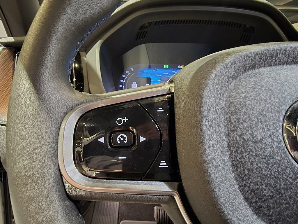 Used 2024 Volvo XC60 T8 Plus w/ Climate Package AWD/4WD image 20