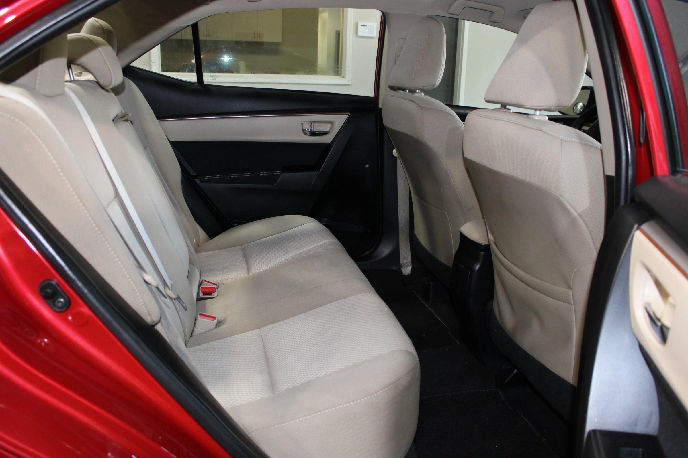 Used 2016 Toyota Corolla LE FWD image 26