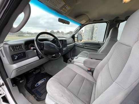 Used 2004 Ford F250 XLT AWD/4WD image 10