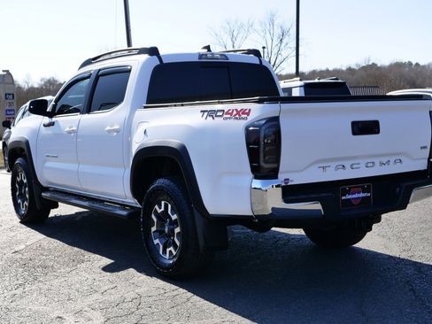 Used 2023 Toyota Tacoma TRD Off-Road image 24