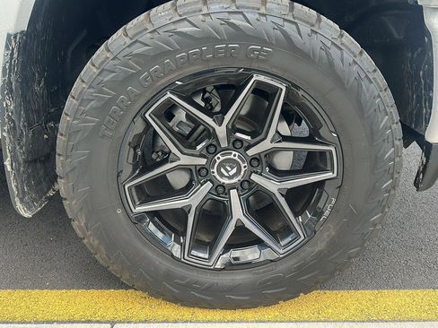 Used 2024 RAM 1500 Limited AWD/4WD image 34