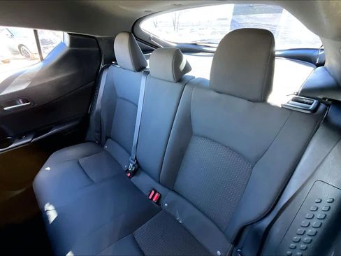 Used 2018 Toyota C-HR XLE image 18