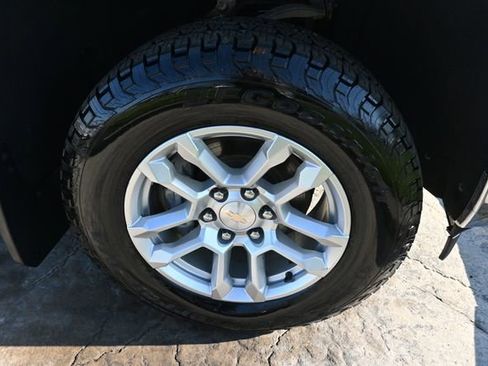 Used 2023 Chevrolet Silverado 1500 LT image 11