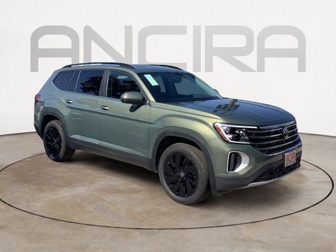 New 2026 Volkswagen Atlas SE FWD image 2