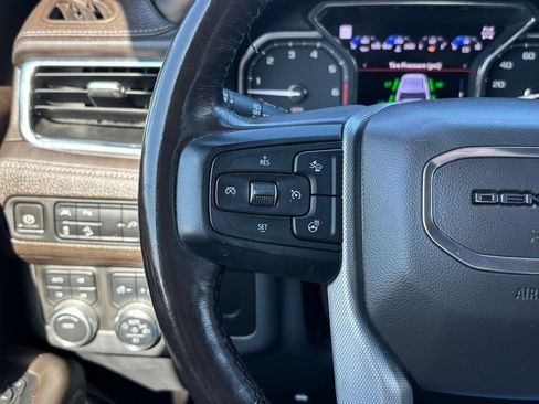 Used 2021 GMC Yukon Denali w/ Denali Premium Package image 20