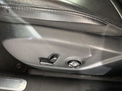 Used 2019 Jeep Cherokee Limited w/ Trailer Tow Group image 22