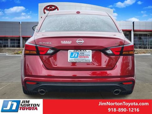 Used 2024 Nissan Altima 2.5 SR w/ SR Premium Package FWD image 7