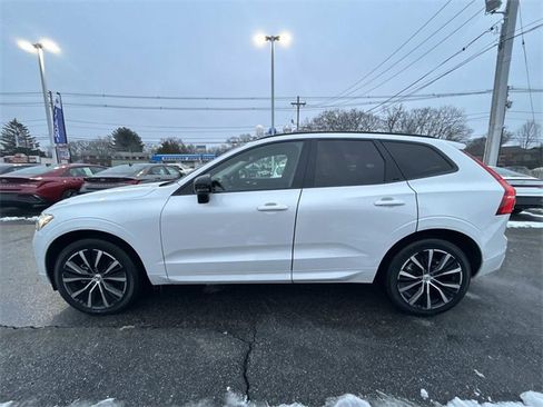 Used 2024 Volvo XC60 B5 Plus w/ Protection Package Premier image 6