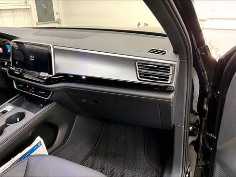 New 2026 Volkswagen Atlas Cross Sport SE image 28