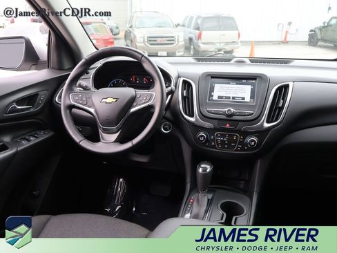 Used 2018 Chevrolet Equinox LT image 13