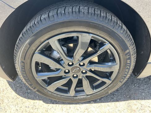 Used 2022 Chevrolet Equinox RS w/ RS Leather Package FWD image 8