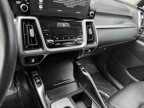Used 2023 Kia Sorento EX image 15