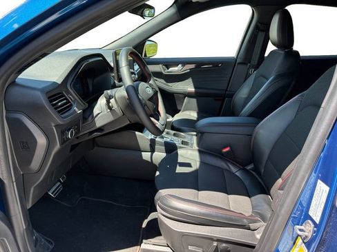 Used 2023 Ford Escape ST-Line w/ Tech Pack #1 AWD/4WD image 11
