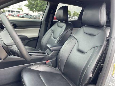 Used 2025 Jeep Compass Limited AWD/4WD image 25