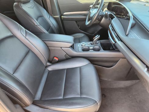 Certified 2024 Cadillac XT4 Premium Luxury AWD/4WD image 11