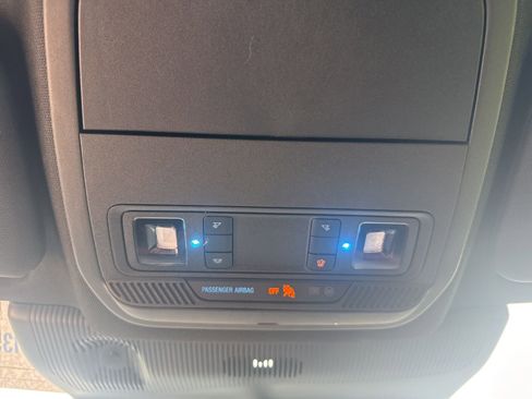 Used 2025 Ford Explorer ST-Line w/ ST-Line Street Pack AWD/4WD image 37