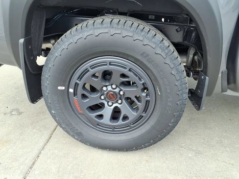 New 2026 Nissan Frontier PRO-4X w/ Pro-4x Convenience Package AWD/4WD image 10