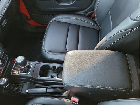 Used 2024 Jeep Wrangler Unlimited Rubicon 392 image 18