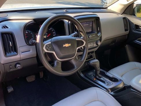 Used 2020 Chevrolet Colorado W/T w/ WT Convenience Package RWD image 6