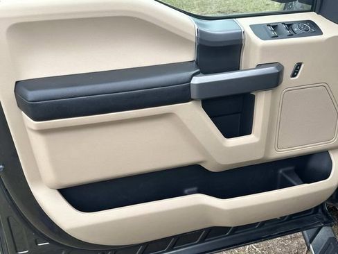 Used 2017 Ford F150 XLT w/ Equipment Group 302A Luxury image 18