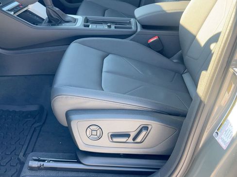 New 2025 Audi Q3 2.0T Premium image 14