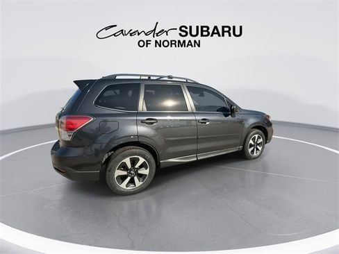Used 2018 Subaru Forester 2.5i Limited image 3